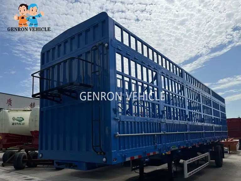 Quais são as dimensões de um trailer de parede lateral?