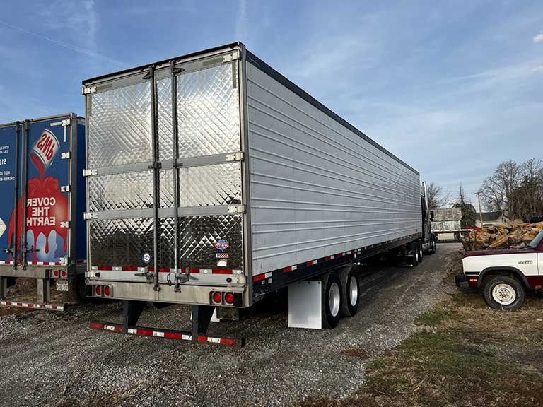 Dry-Van-vs.-Reefer-1