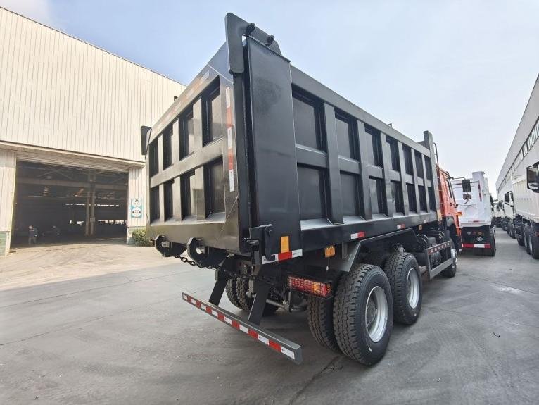 Camion-benne HOWO 10 roues (1)