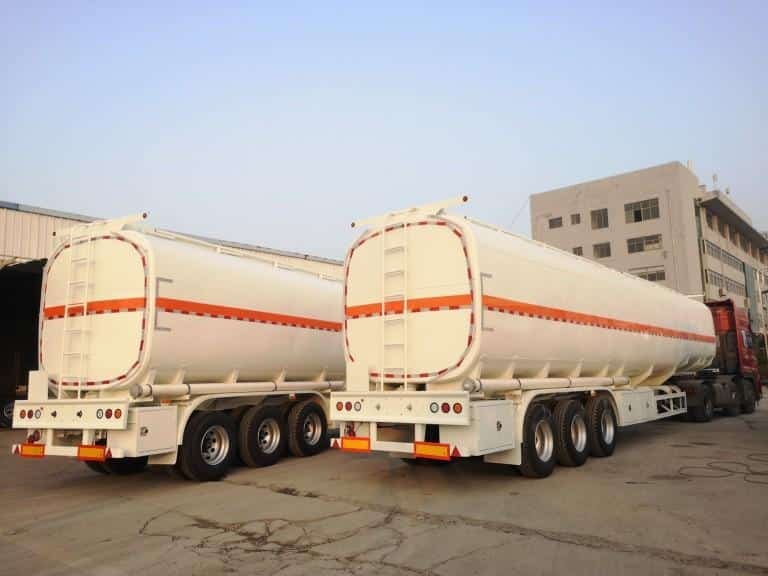 Прицеп для перевозки нефтепродуктов (3)