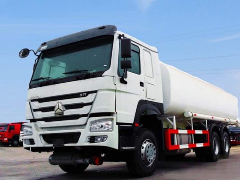 Топливный бак HOWO 6X4 (2)