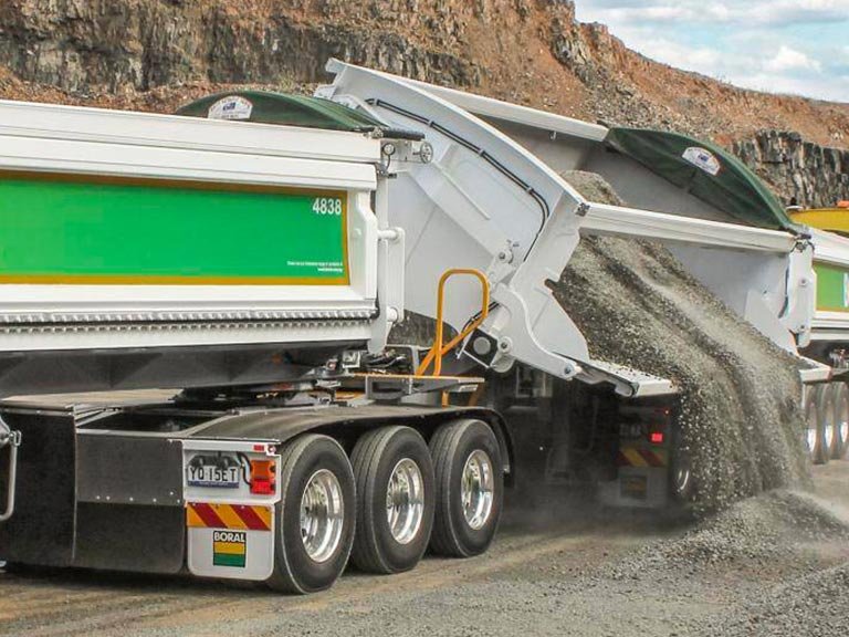 Remorque à bascule latérale 5